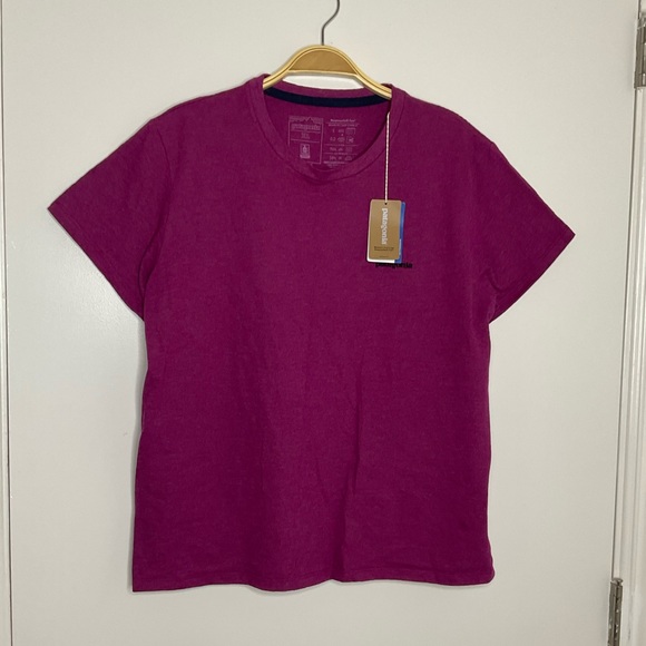Patagonia Tops - Patagonia P-6 Logo Responsibili Tee NWT Size XL